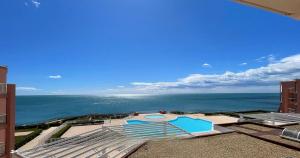 Gallery image of Au Cayenne – Appartement cosy, terrasse vue mer, tout équipé, plages à pied in Sète