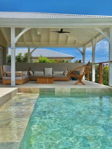 Bazén v ubytování Villa Joséphine nebo v jeho okolí