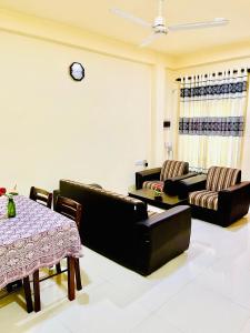 Khu vực ghế ngồi tại Sun land Villa