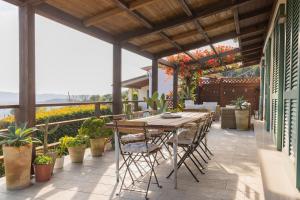 Balkón nebo terasa v ubytování Zaira House by ElbaSummer + 27 fotografií