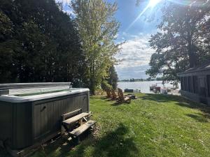 Galeriebild der Unterkunft Le Refuge de la Rivière 16p Proche du Parc Omega in Montebello