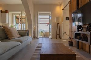 Posezení v ubytování Zaira House by ElbaSummer