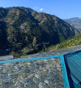 En generel udsigt til bjerge eller udsigt til bjerge taget fra feriegården