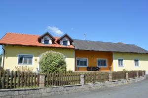 The building in which a vendégházakat is located