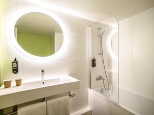Koupelna v ubytování ibis Styles Perpignan Centre Gare + 52 fotografií