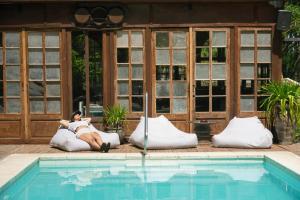 Bazén v ubytování Cabañas en el Bosque a 5 minutos del mar - Estancia CH nebo v jeho okolí