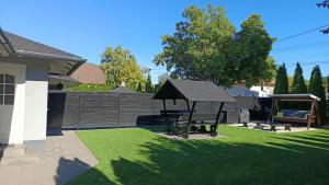 Zahrada ubytování Eleven Apartman Agárd