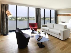 Χώρος καθιστικού στο Pullman Abidjan