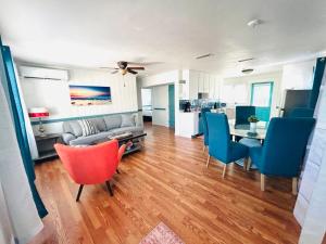 Et opholdsområde på Playa Esmeralda Cottage + 21 billeder