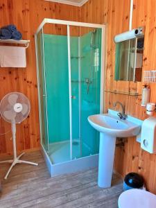 Koupelna v ubytování Les Callunes anciennement Le Beauséjour