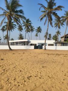 Rand puhkemaja kõrval või lähedal