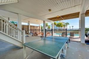 Stolní tenis v ubytování Beachfront Paradise with Pool on St George Island! nebo okolí