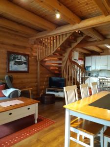 Χώρος καθιστικού στο KoliCarelia Cottages