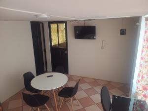 Μια τηλεόραση ή/και κέντρο ψυχαγωγίας στο Sanem 301