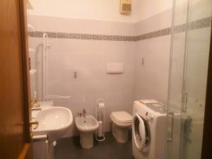 Ένα μπάνιο στο Elegante appartamento in posizione strategica