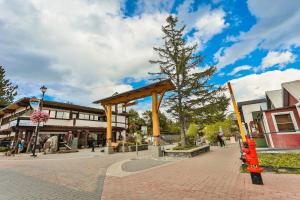 Το κτήριο όπου στεγάζεται  το διαμέρισμα