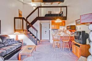 O zonă de relaxare la (B211) Loft Condominiums