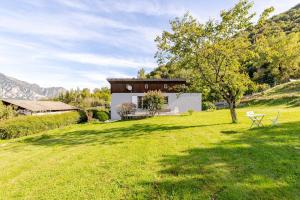 Naturlandskabet i nærheden af feriehuset + 26 billeder