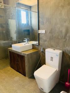 Koupelna v ubytování KAIMANA HOUSE - 3 Min walk to the beaches + 15 fotografií