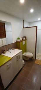 Ένα μπάνιο στο Villa Ti Colibri +20 φωτογραφίες