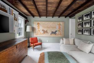 Χώρος καθιστικού στο Bridgehaven Estate by Rove - Luxe Home with Pool