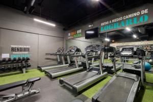 Fitness centrum a/nebo fitness zařízení v ubytování Comfort Suites Tijuana