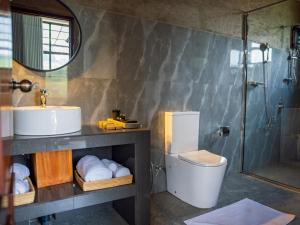 Ένα μπάνιο στο Ella Trail Luxury Villa +273 φωτογραφίες