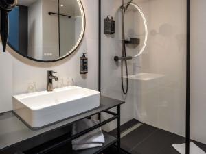 Ванная комната в Hotel Mercure Wien City +46 фотографий