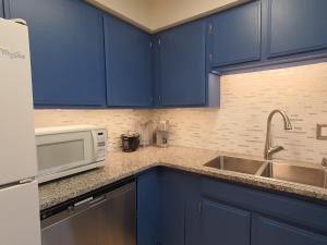 Nhà bếp/bếp nhỏ tại Jewel Lake Apartment +7 ảnh