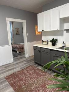 Nhà bếp/bếp nhỏ tại 3BD Heritage Home Escape