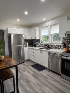 Kuchyň nebo kuchyňský kout v ubytování Eclectic Old East 3BD in Entertainment District + 4 fotografie