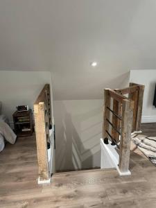 Galeriebild der Unterkunft Cozy and Bright - 5 mins to LHSC in London