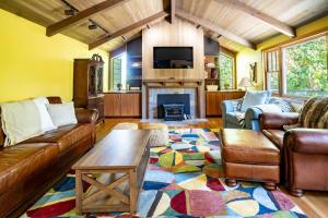 Posezení v ubytování Quiet Bainbridge Retreat for 6