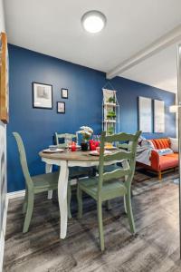 Χώρος καθιστικού στο Prime 1BD Close to the Action of AT and T