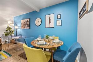 Et opholdsområde på Sapphire 1BD AT and T Walkable