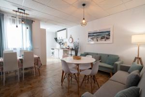 Posezení v ubytování Apartamento Villa Rangel Vip + 38 fotografií