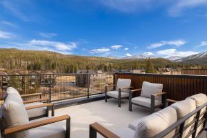 Общий вид на горы или вид на горы из дома для отпуска