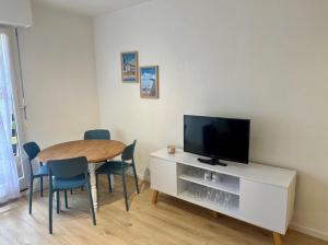 Μια τηλεόραση ή/και κέντρο ψυχαγωγίας στο Cabourg Sporting