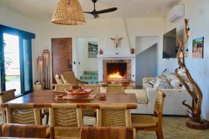 Istumisnurk majutusasutuses Casa Magica - A Beachfront Oasis