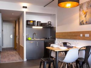 Η κουζίνα ή μικρή κουζίνα στο Studio rénové proche centre, balcon, WiFi - FR-1-346-367