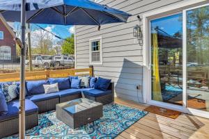 Χώρος καθιστικού στο Elegant 4 bedroom with Private Backyard Downtown ATL