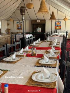 Restaurace v ubytování Desert cmp luxury