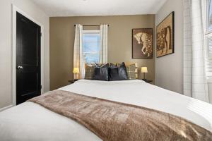 Postel nebo postele na pokoji v ubytování 7 Min To Downtown, Firepit, Bourbon Trail, HorsePark