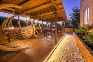 Balkón nebo terasa v ubytování Private Hot Tub - Zen & Bubbles