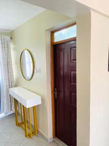 Φωτογραφία από το άλμπουμ του Stylish Comfort studio on a Budget! στο Ναϊρόμπι