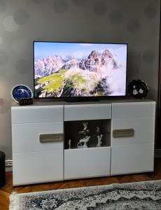 Μια τηλεόραση ή/και κέντρο ψυχαγωγίας στο Magic Craiova Stay +15 φωτογραφίες