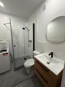 Koupelna v ubytování Cozy apartment near City Center with easy transport access