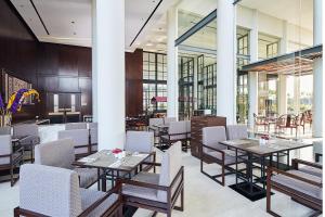 Premier Place Surabaya Airport的休息区