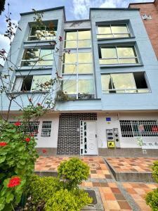 Το κτήριο όπου στεγάζεται  το διαμέρισμα