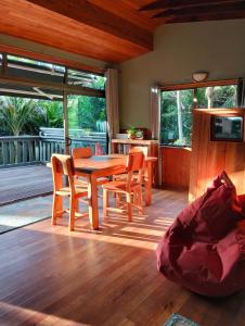 Posezení v ubytování Great Barrier Island Escape